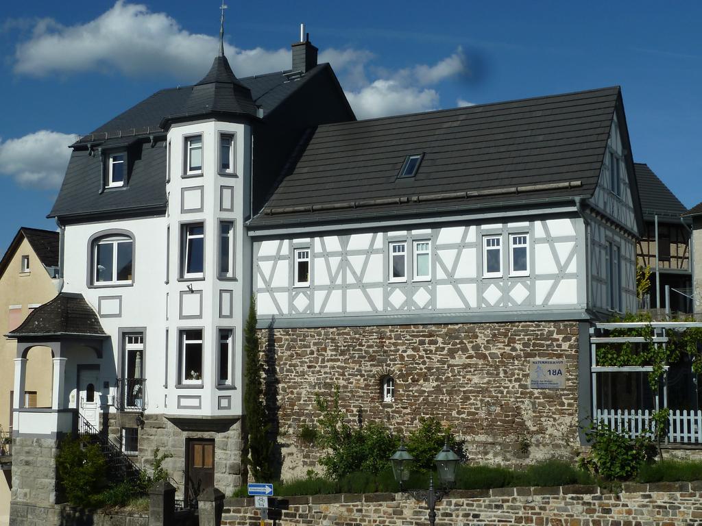 Apartments Im Chateau D'Esprit Hoehr-Grenzhausen Exterior photo