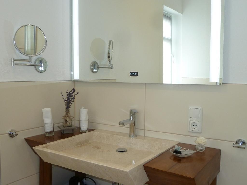 Apartments Im Chateau D'Esprit Hoehr-Grenzhausen Room photo